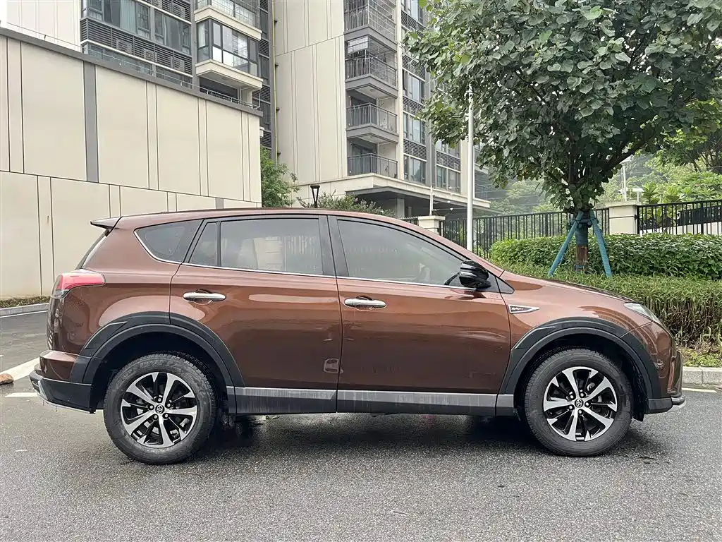 TOYOTA RAV4 RONGFANG