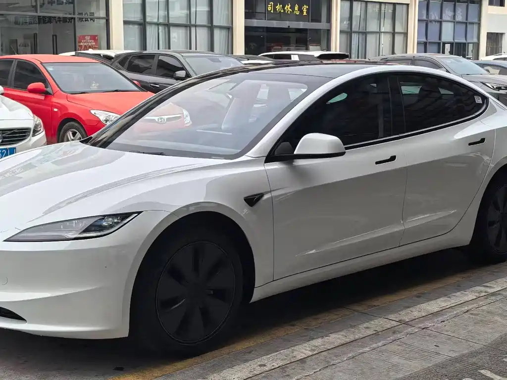Tesla Model 3 2026