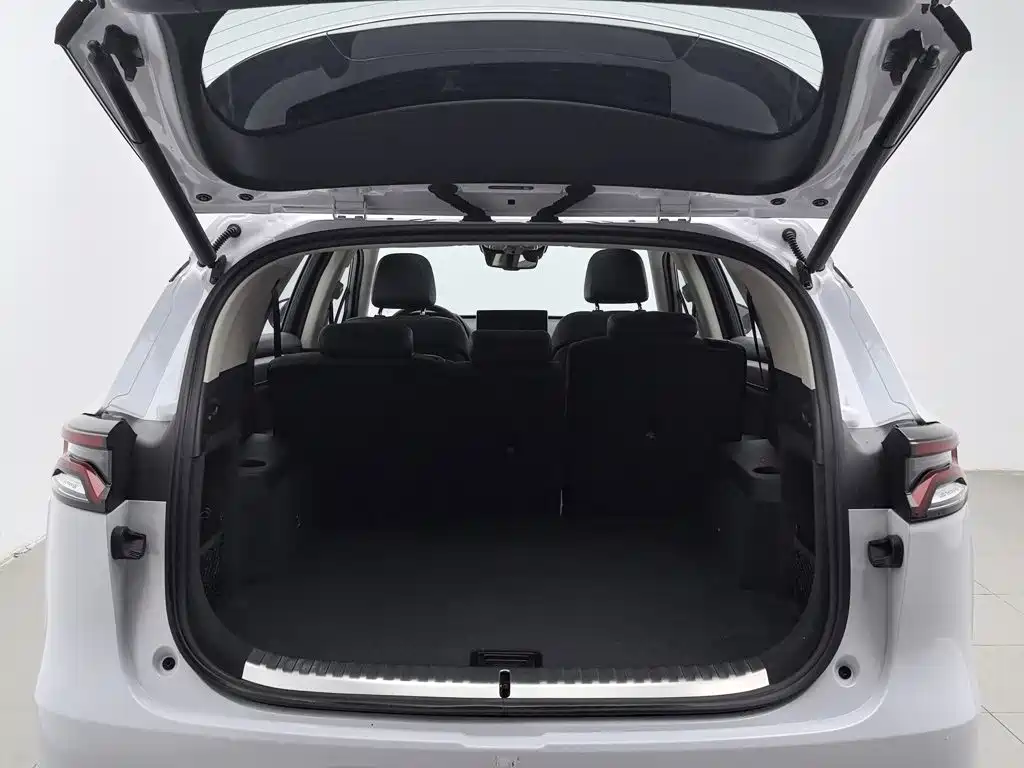 BYD Tang — миниатюра 16