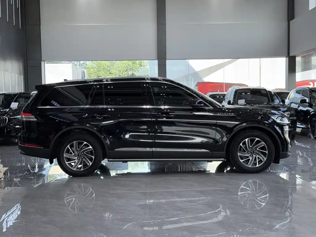 Lincoln Aviator 2023 3.0T V6 Premium мест