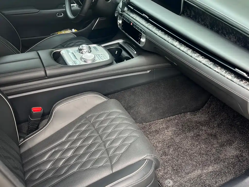 Genesis G90 — миниатюра 2
