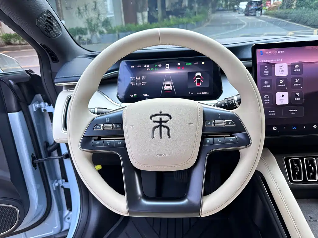 BYD L EV — миниатюра 7