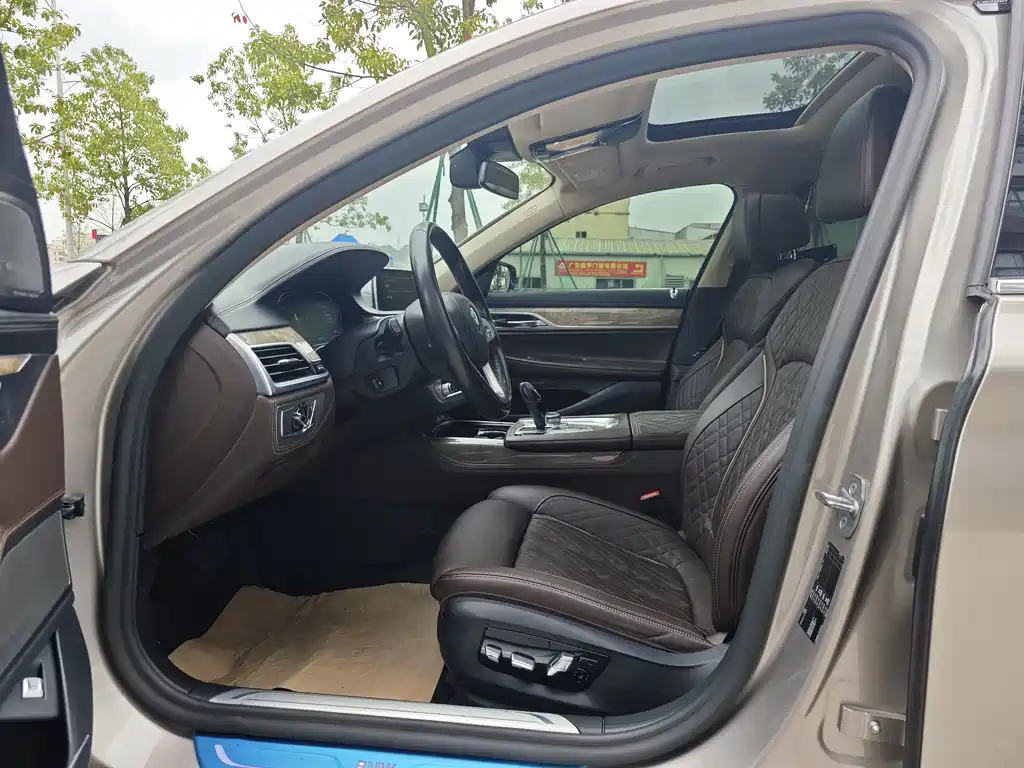 BMW 7 Series 7 2021 740Li Lead Luxury