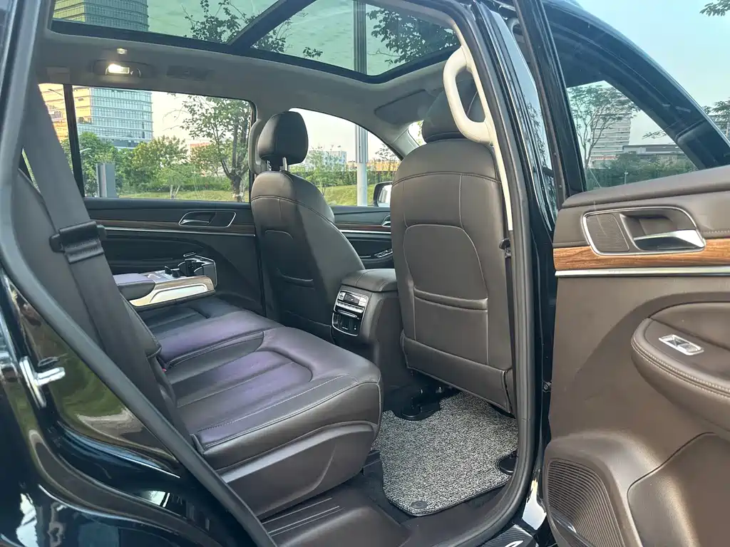 Roewe RX8 — миниатюра 9