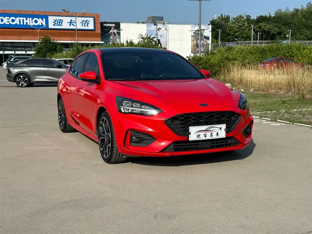Ford Focus 2019 EcoBoost 180 AT ST Line