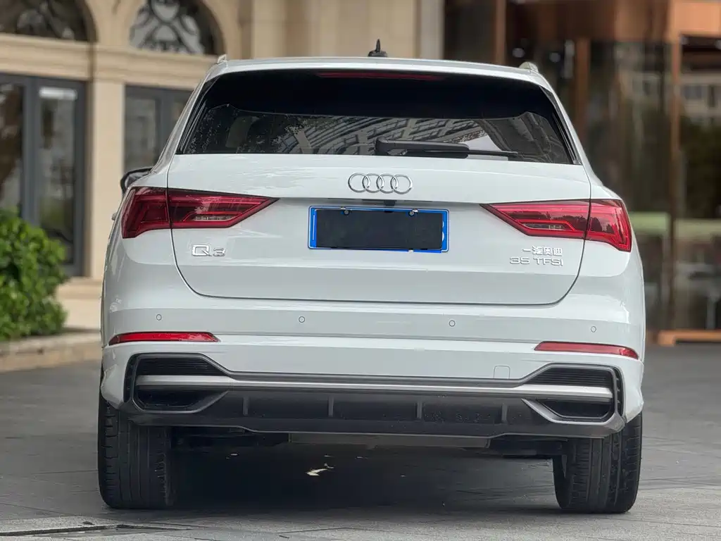 Audi Q3 - фото 8