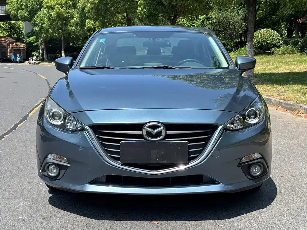 Mazda Mazda3 3 2016 1.5L AT Luxury