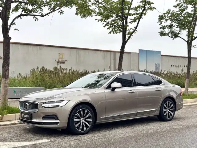 VOLVO S90 2022