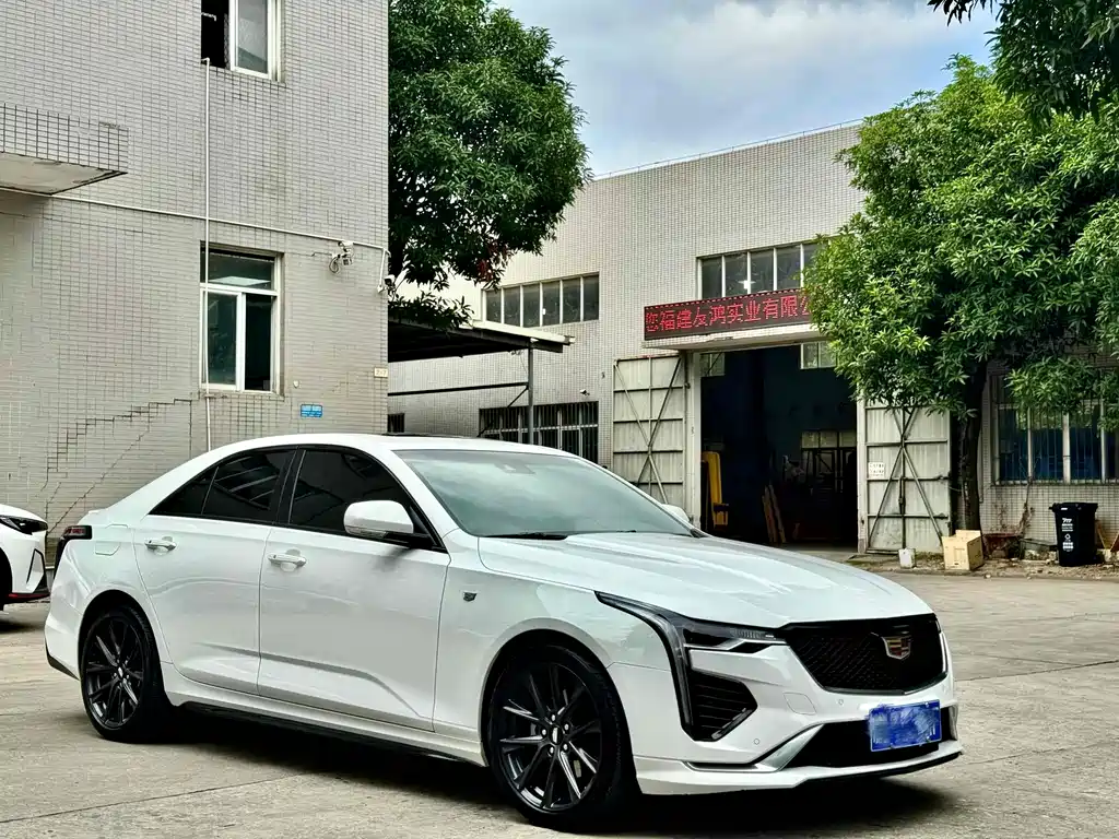 Cadillac CT4 — миниатюра 3