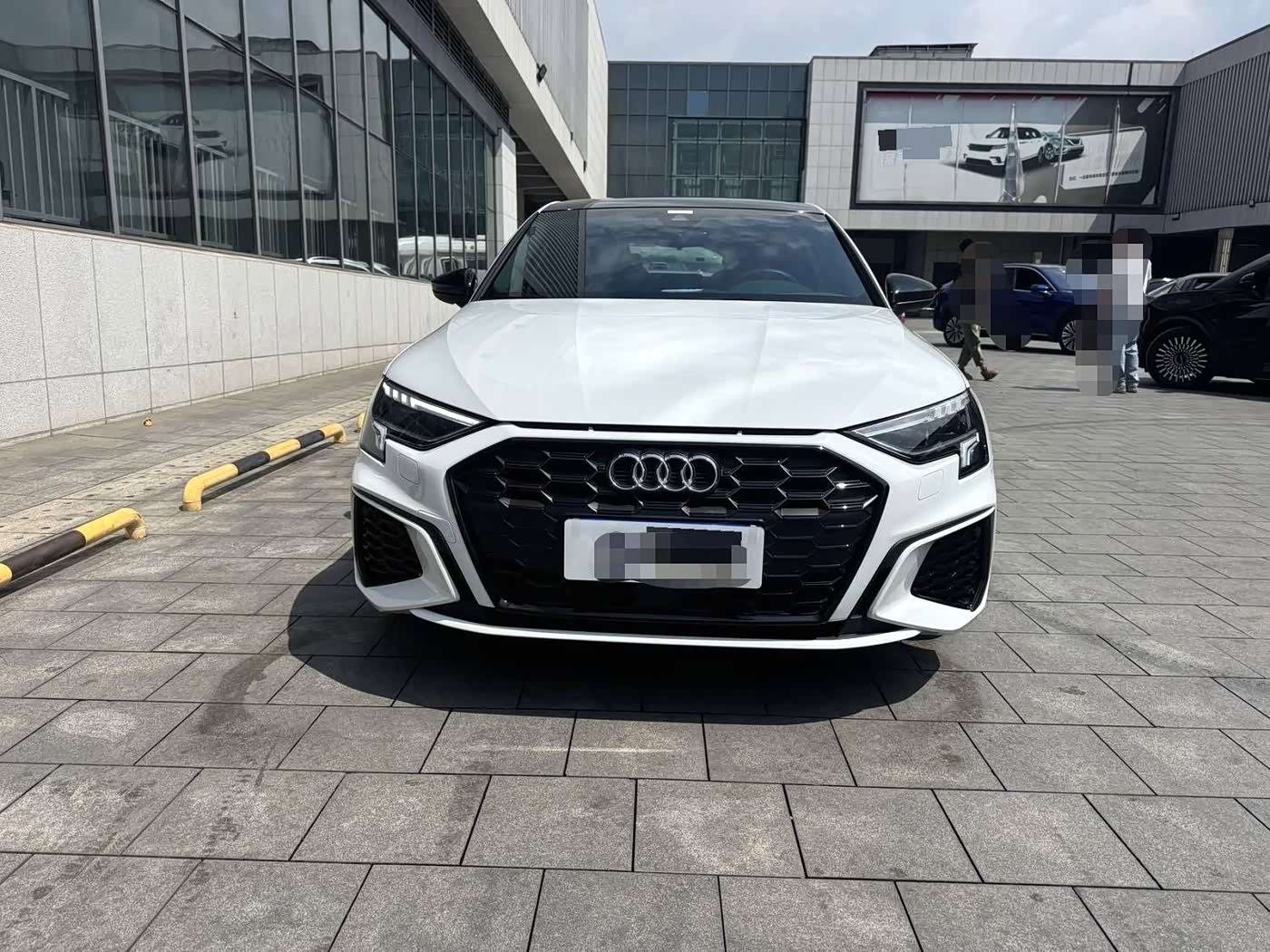 Audi A3 1.4 л 2023 г. Белый, пробег 20000 км