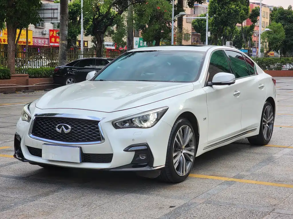 Infiniti Q50L