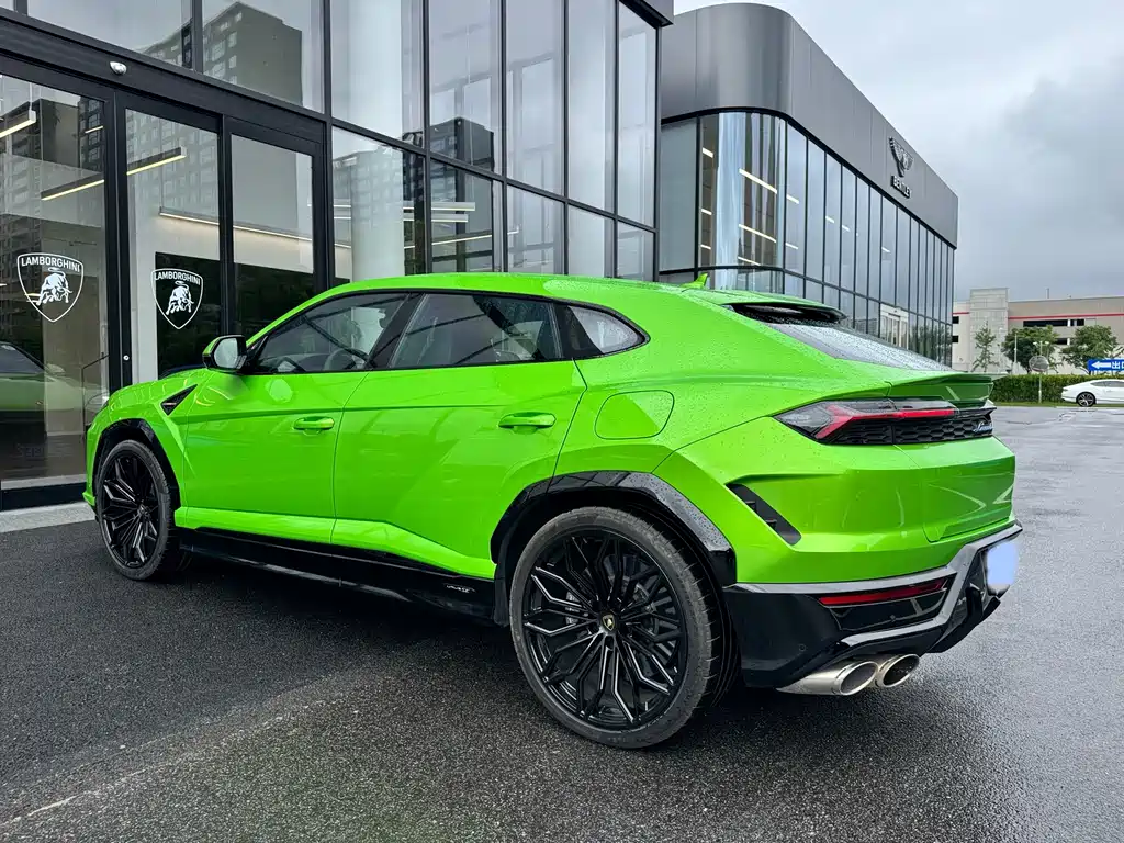 Lamborghini Urus SE 2025 4.0T Standard