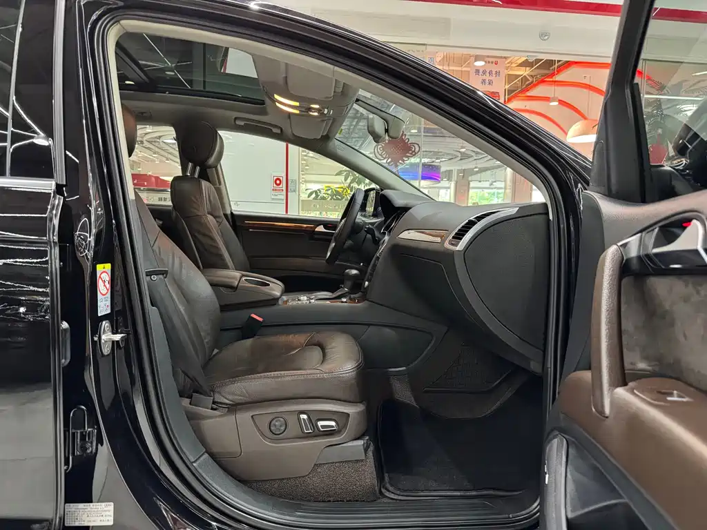 Audi Q7 — миниатюра 7