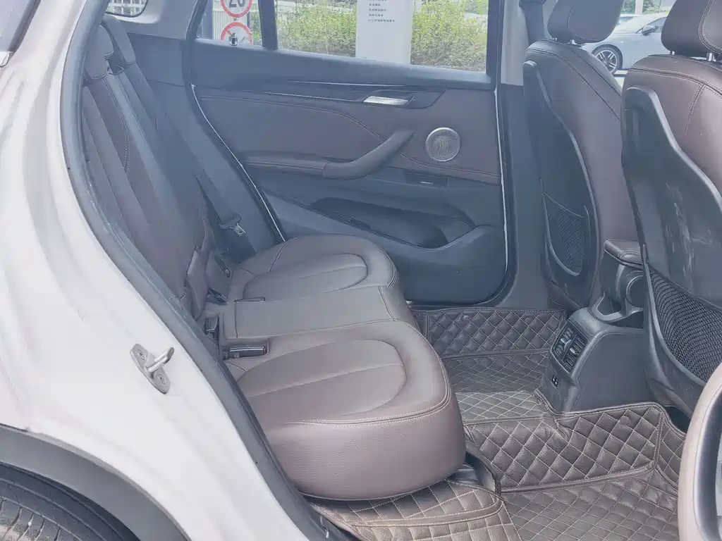 BMW X1 — миниатюра 11