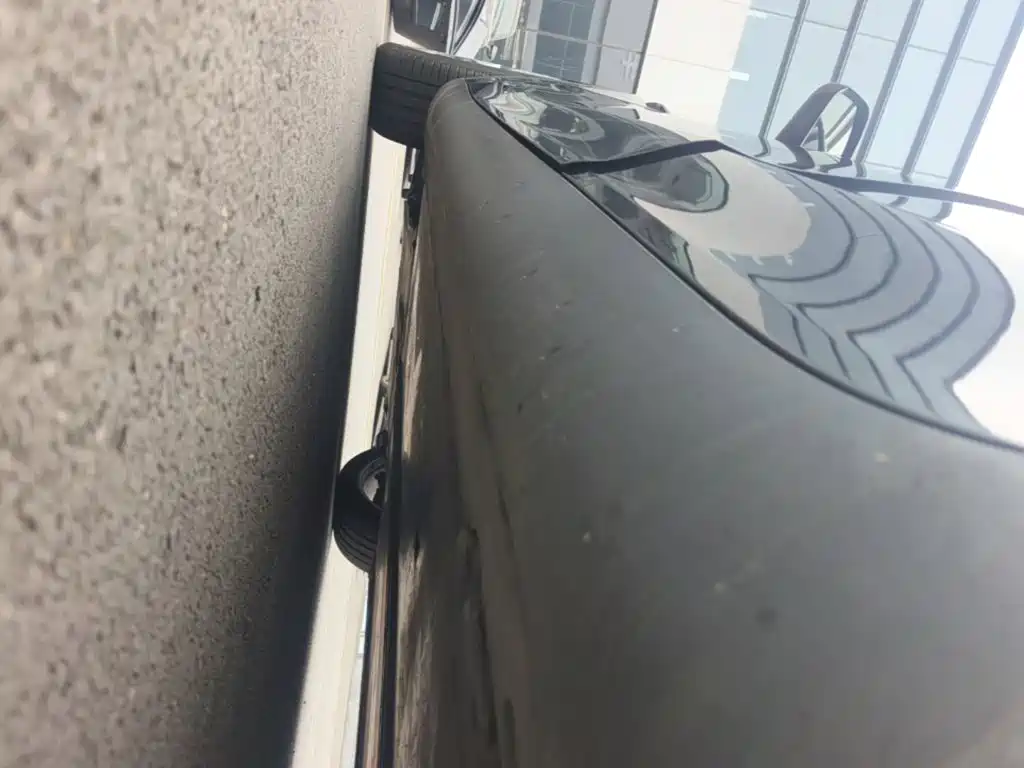 Tesla Model Y — миниатюра 22