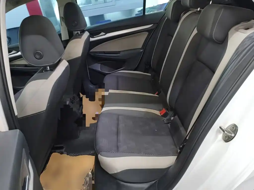 Volkswagen Golf — миниатюра 14