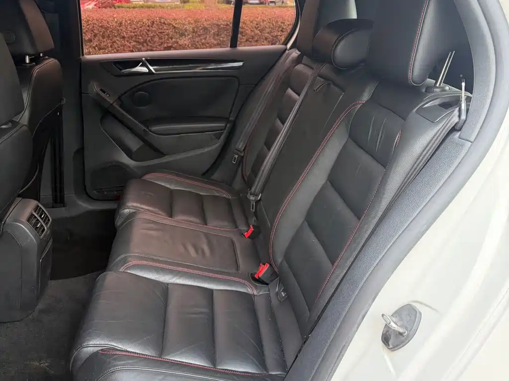 Volkswagen Golf GTI — миниатюра 13