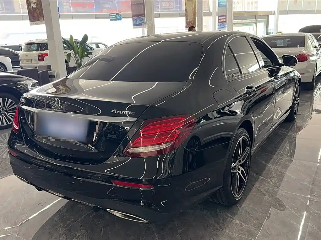 MERCEDES-BENZ  E CLASS
