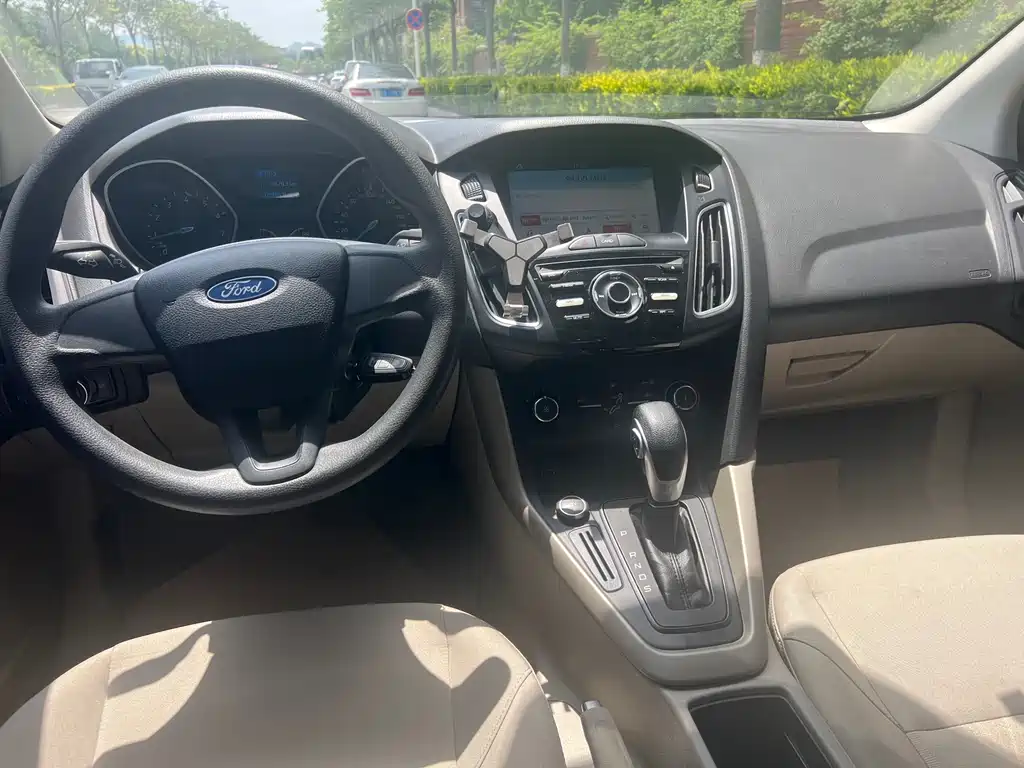 Ford Focus Sedan 1.6L Auto Comfort Type Smart Drive Edition, фото 11
