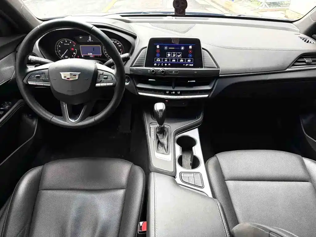 Cadillac CT4 2022 28T Luxury
