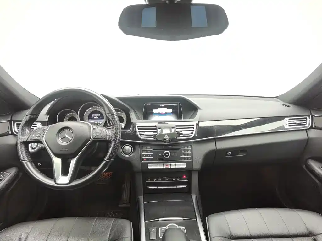 Mercedes-Benz E-Class — миниатюра 5