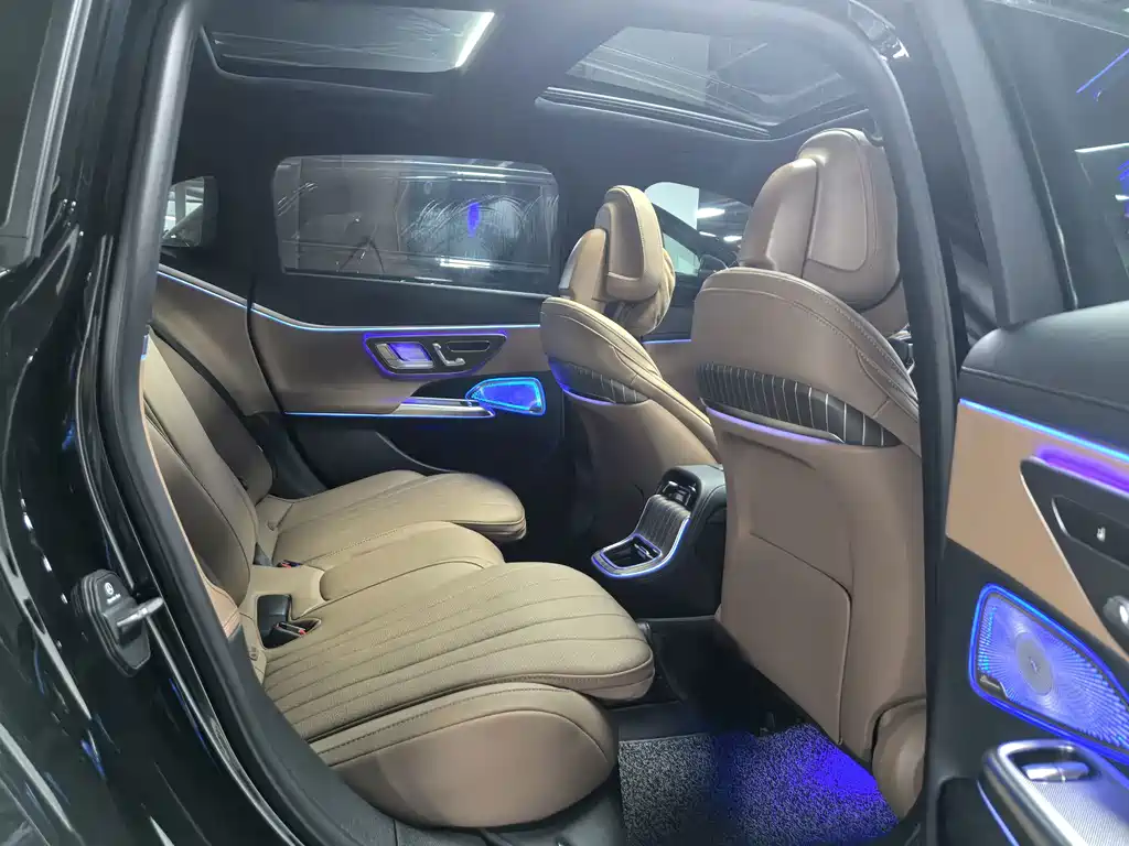 Mercedes-Benz E-Class — миниатюра 20