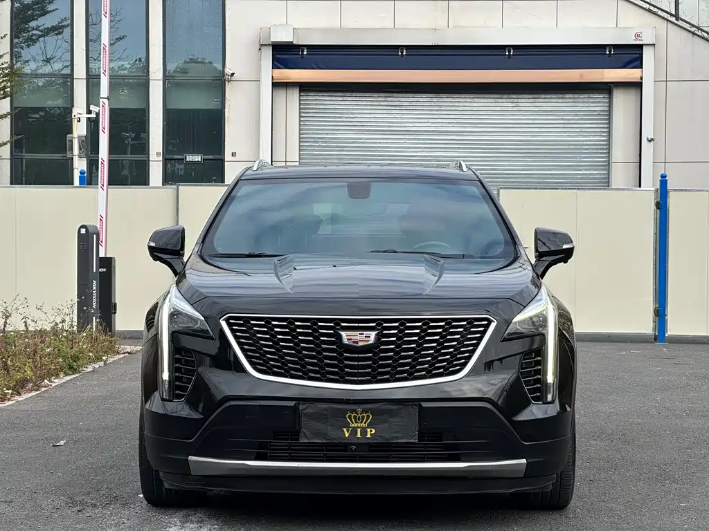 CADILLAC XT4