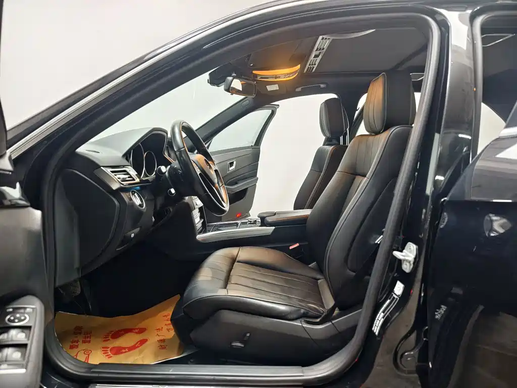 Mercedes-Benz E-Class — миниатюра 11