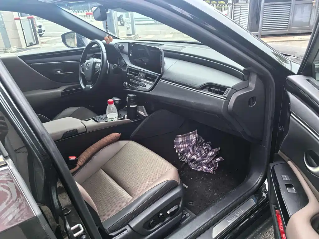 Lexus ES — миниатюра 7