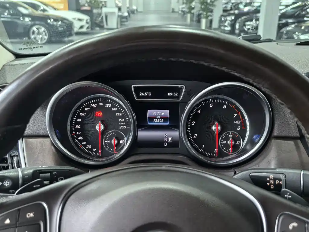 Mercedes-Benz GLE (Import) — миниатюра 8