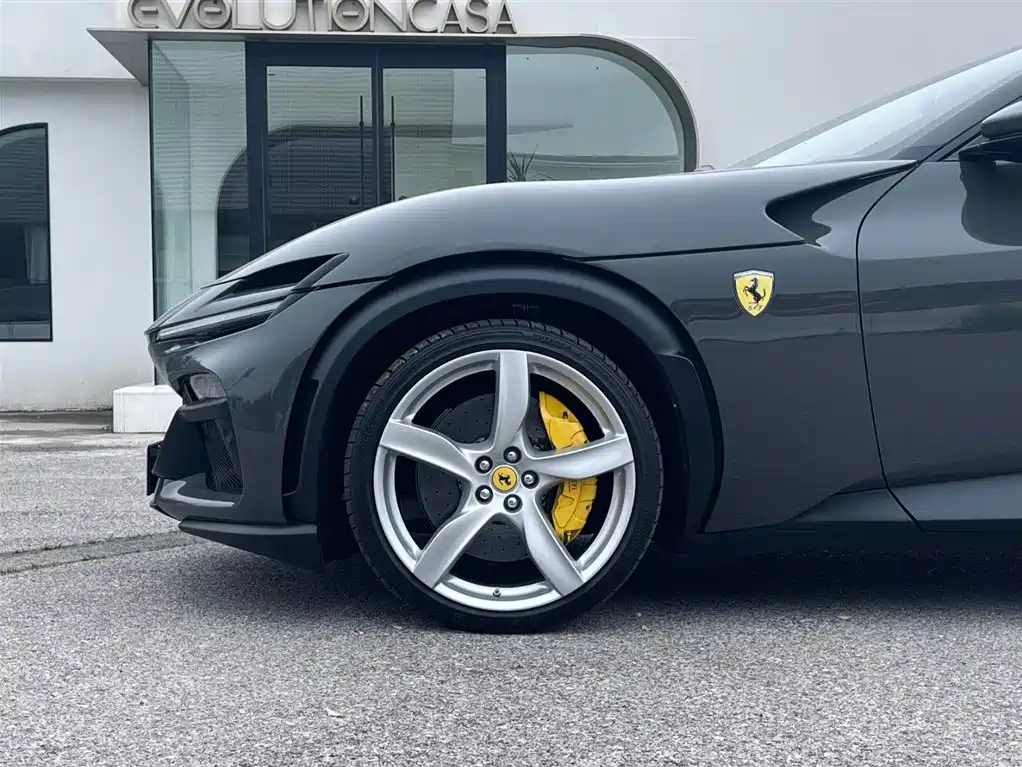 Ferrari Purosangue 2023 6.5L V12