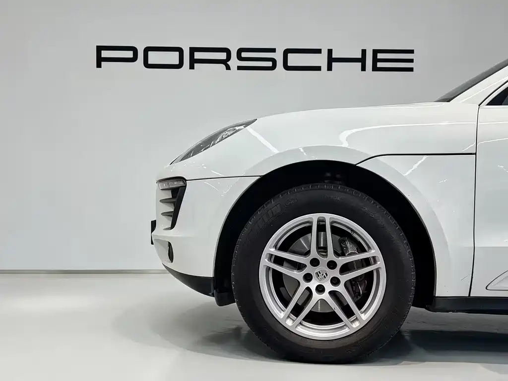 Porsche Macan — миниатюра 8