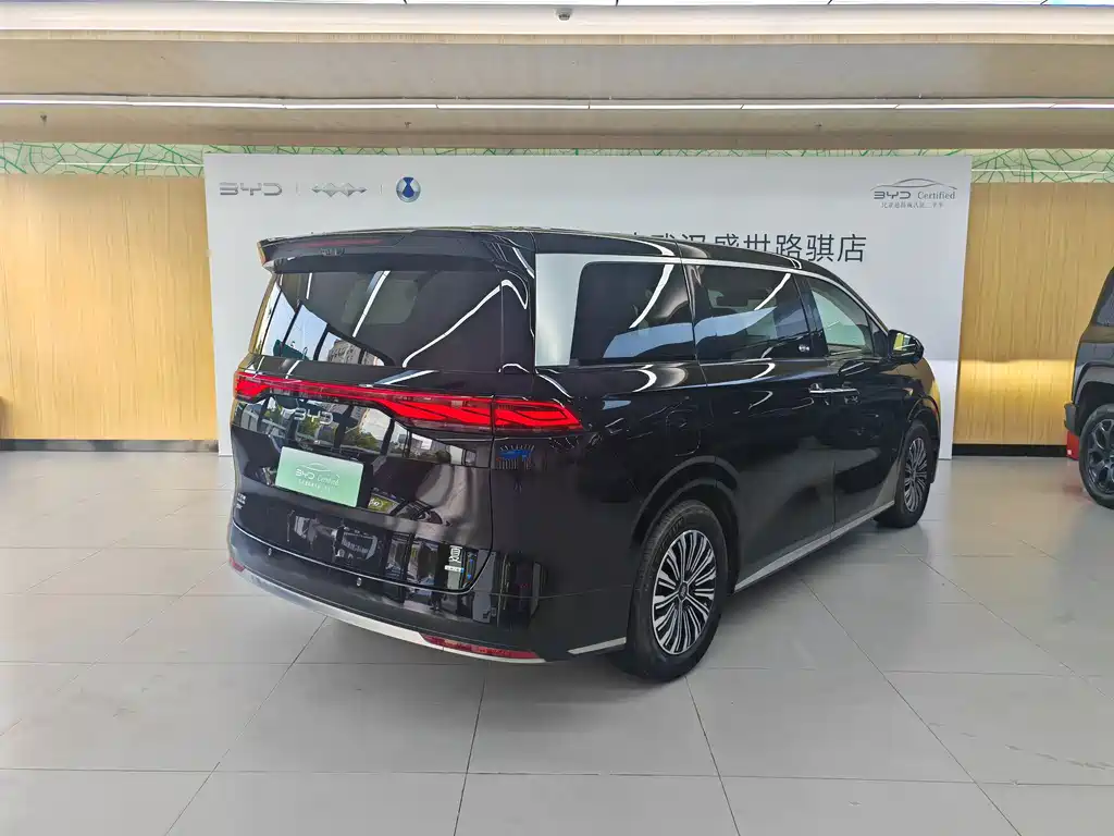 BYD Xia 2025 DM-i 1.5T 180km