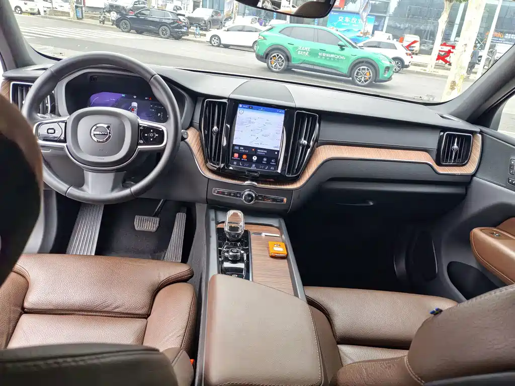 Volvo XC60 — миниатюра 6