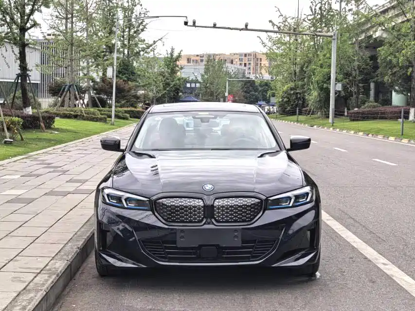 BMW i3 2025 eDrive 40 L