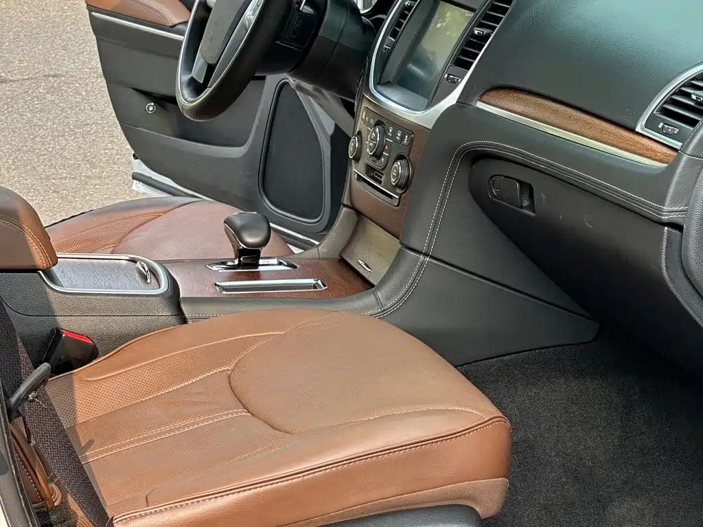 Chrysler 300C — миниатюра 12