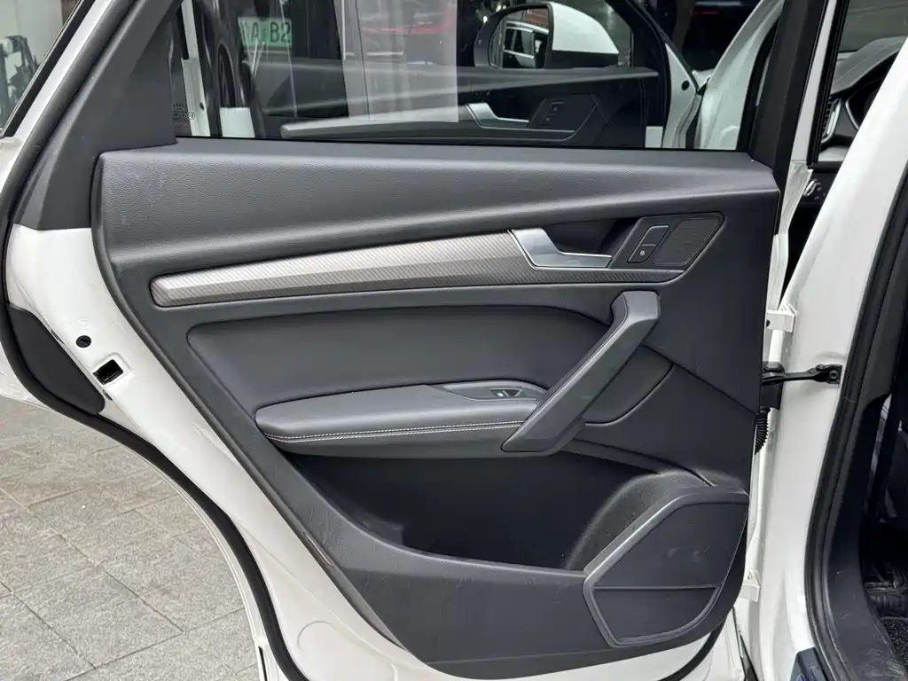 Audi Q5L — миниатюра 15