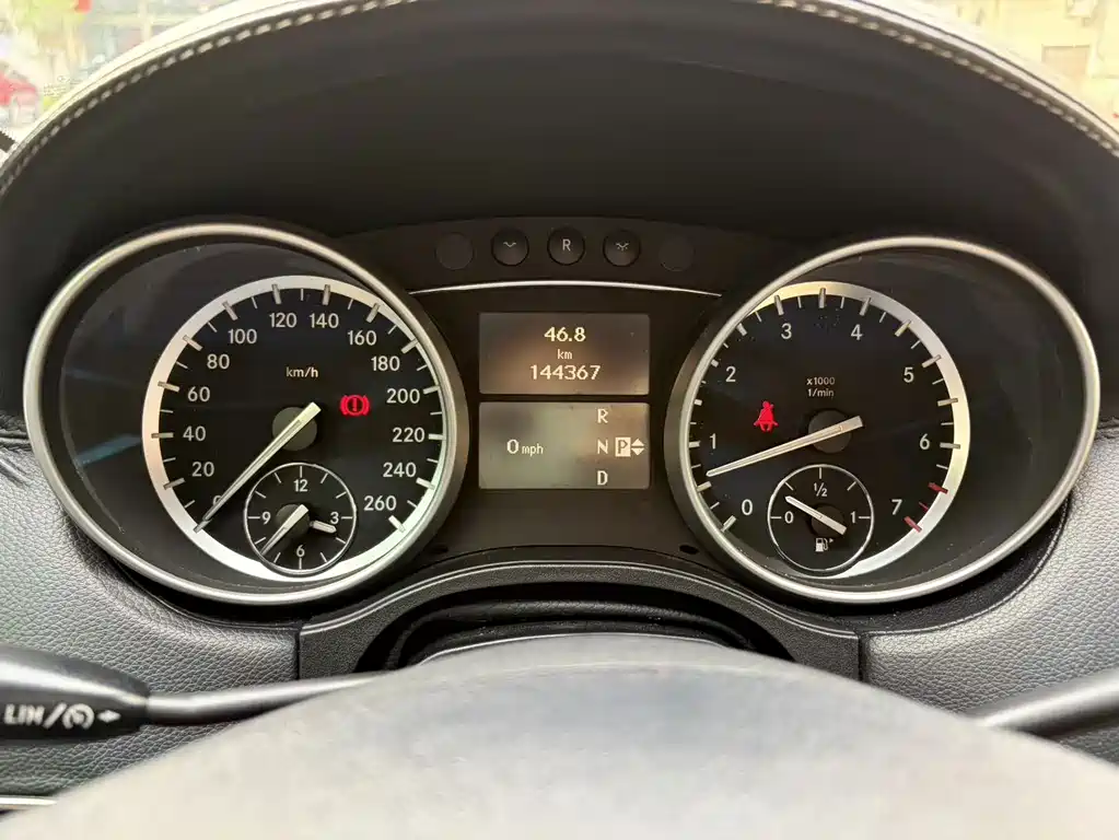 Mercedes-Benz M-Class — миниатюра 12