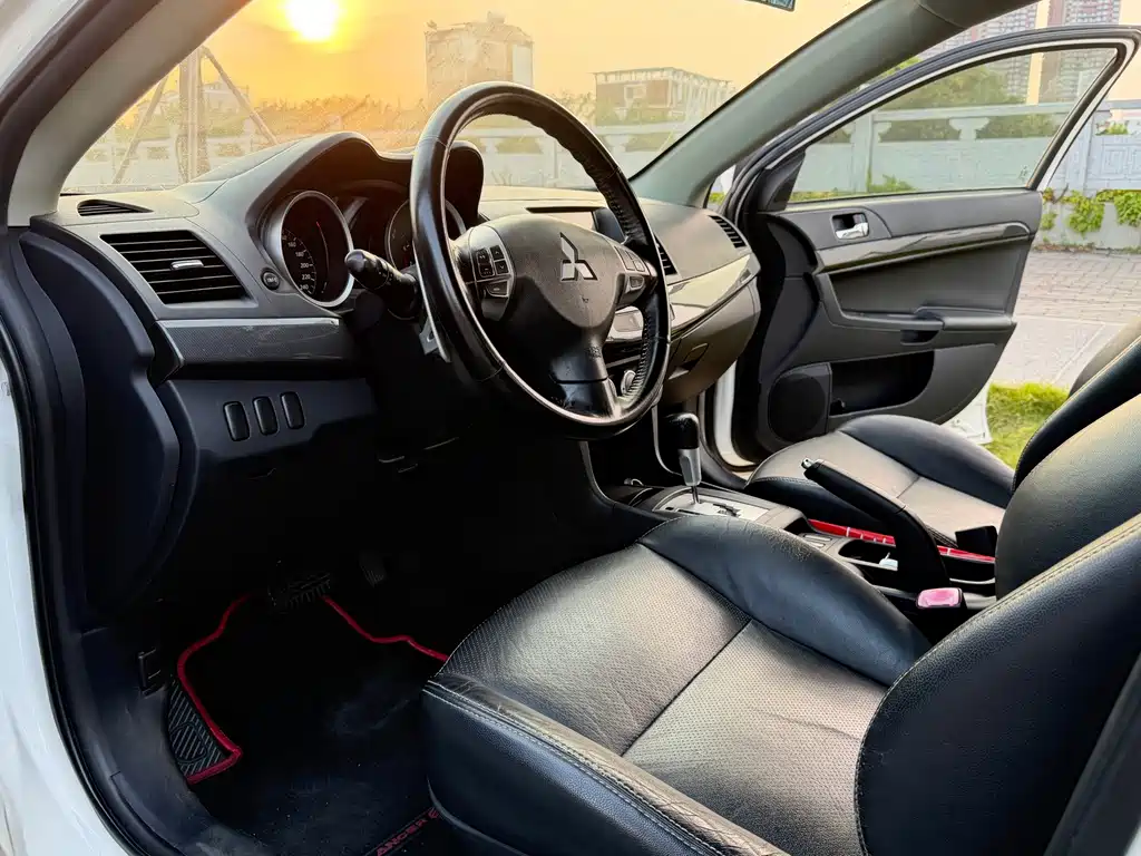 Mitsubishi Lancer EX — миниатюра 5