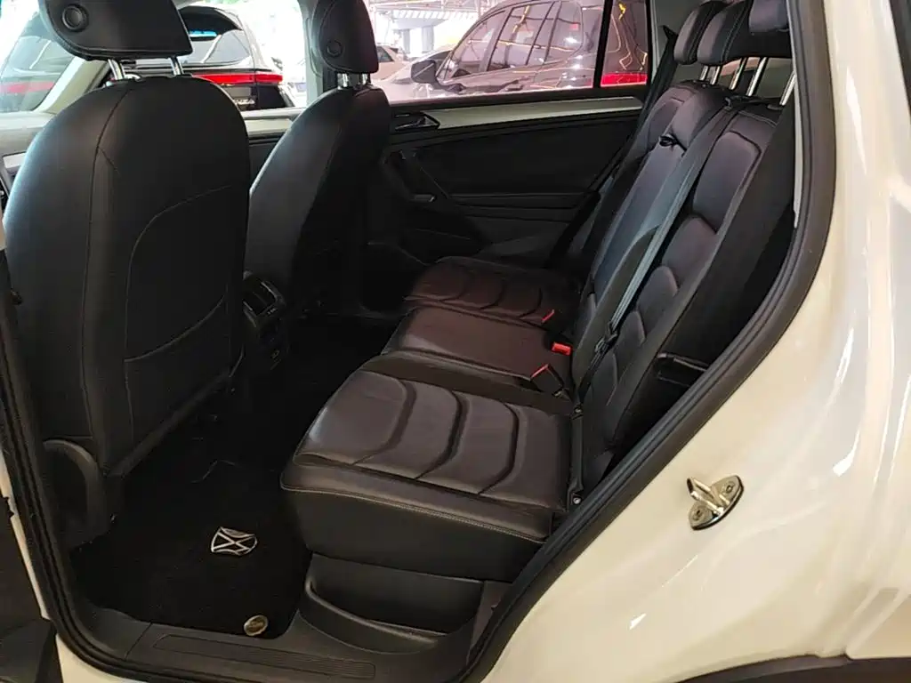 Volkswagen Tiguan L — миниатюра 17