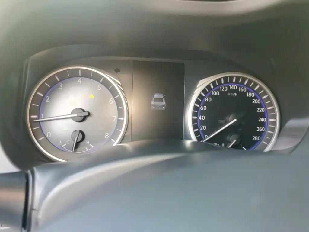 Infiniti Q50L — миниатюра 7