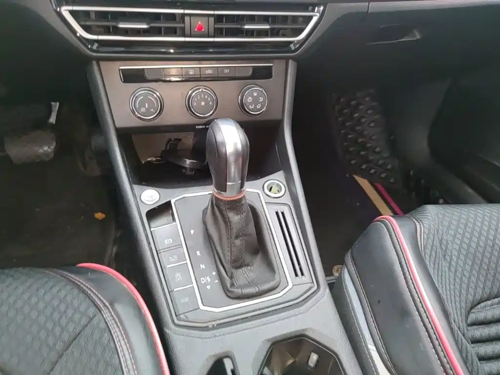 Volkswagen Lavida — миниатюра 14
