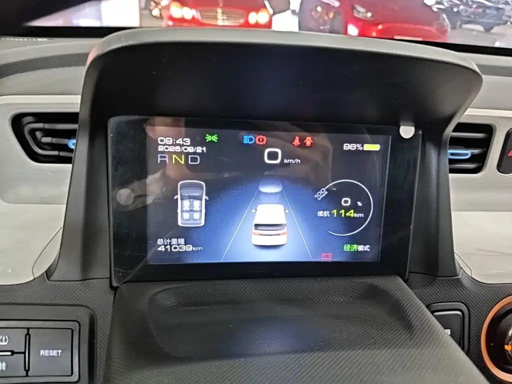 Wuling MINIEV — миниатюра 12