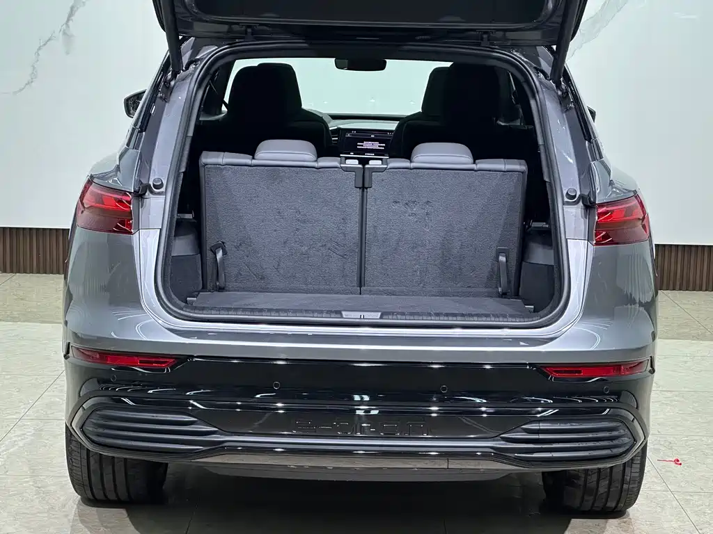 Audi Q5 e-tron — миниатюра 7
