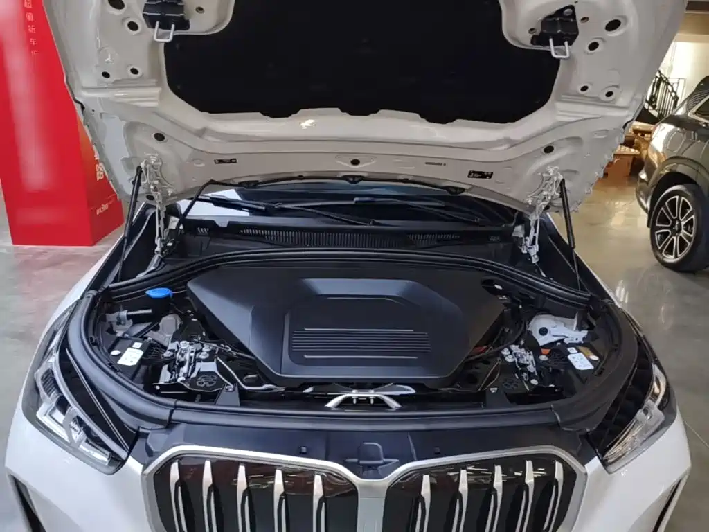 BMW iX1 — миниатюра 20