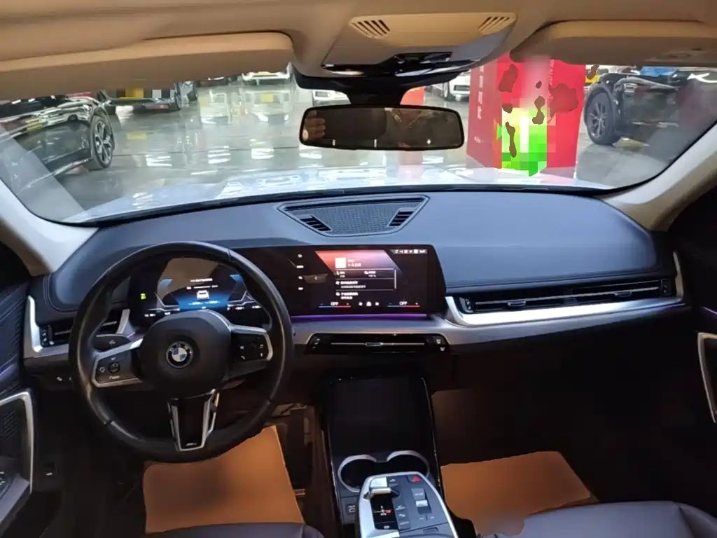 BMW iX1 — миниатюра 10