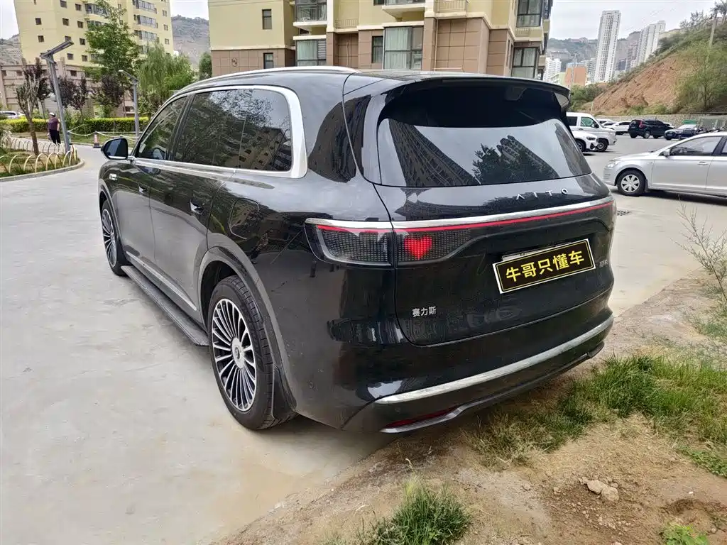 Aito M8 2025 Ultra 53.4kWh 6 мест (192 ）