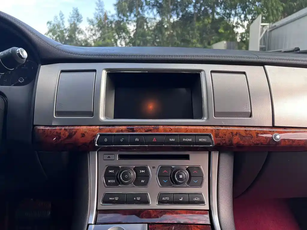 Jaguar XF — миниатюра 13