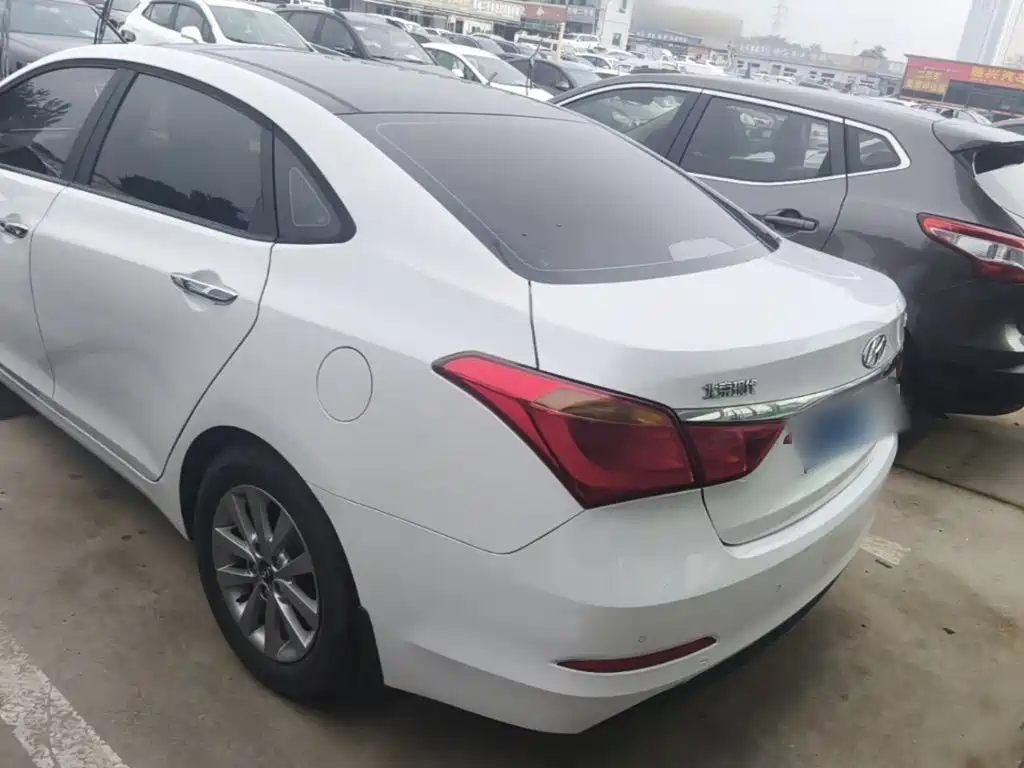 Hyundai Mistra — миниатюра 5
