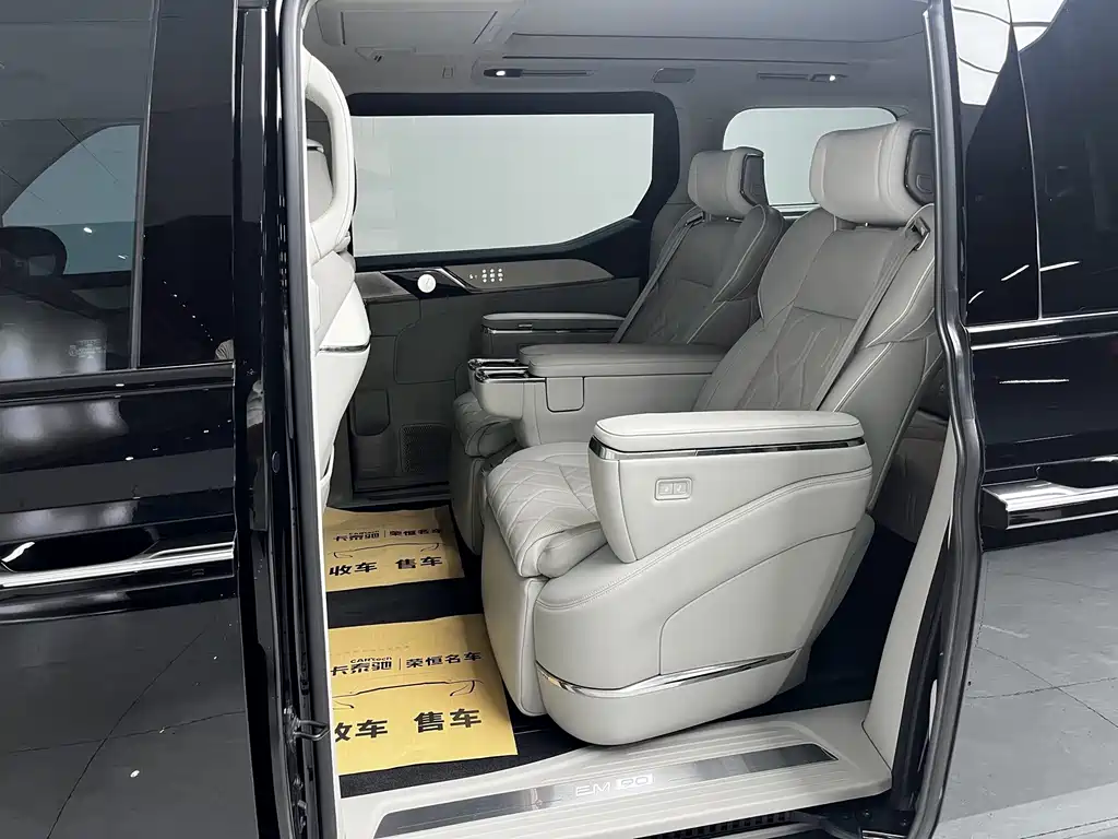 Volvo EM90 — миниатюра 17